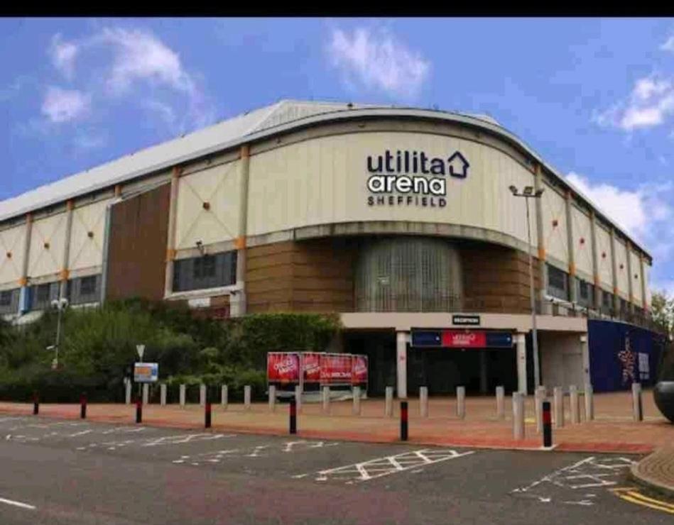 Hilltop Place Suites Near Meadowhall Sheffield Exterior foto